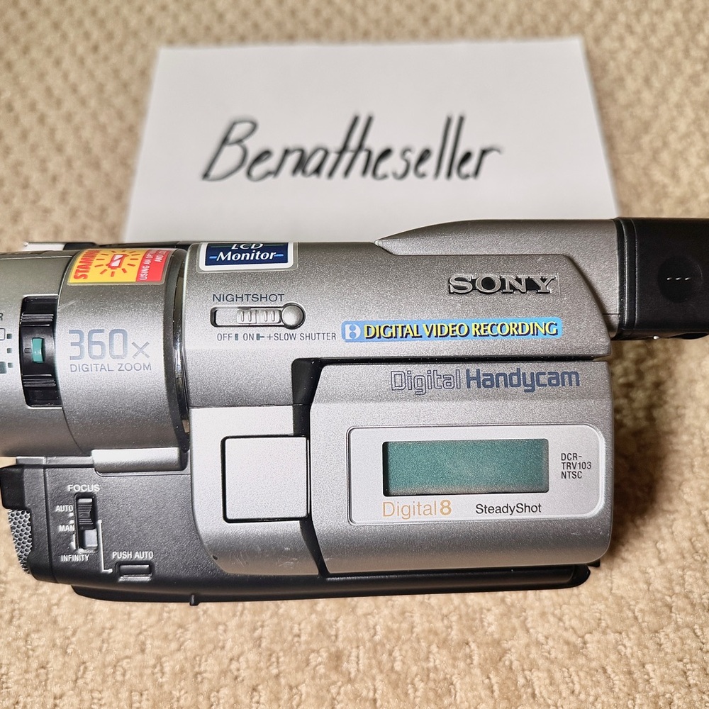 RARE Sony Handycam DCR-TRV320 NTSC Hi8 450x Digital 8 Video Camcorder WORKS